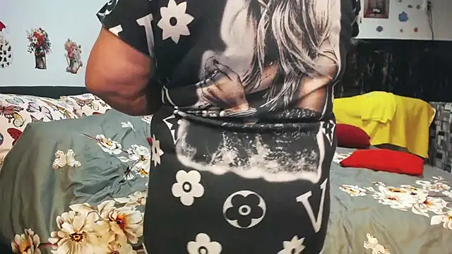 SweetMommaX online show from April 16, 6:18 pm