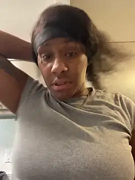 Foreignthababyy online show from March 25, 5:33 am