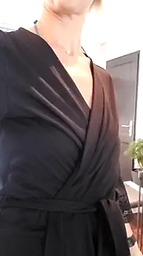 Snapshot of dancing_sexy_doll chatting on September 21, 10:03 am dancing sexy doll online show from September 21, 10:03 am