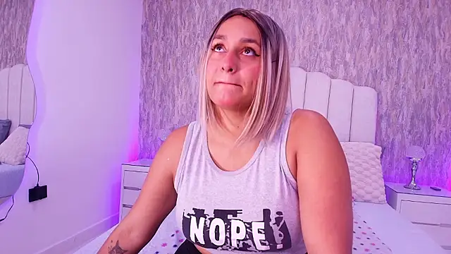 raven lilith  online show from March 5, 3:13 am