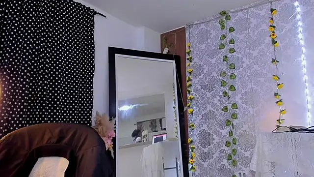 kelly thomson online show from January 9, 12:15 am