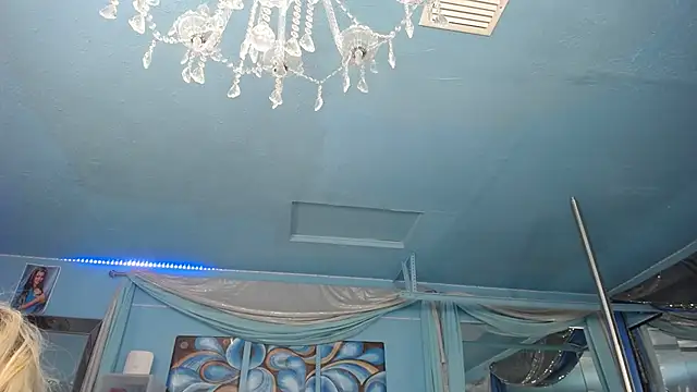 ADRIANNA FOX online show from March 26, 1:13 pm