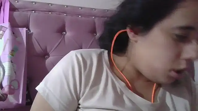 annarose19 online show from February 5, 11:41 pm