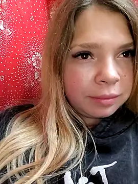 Zuli Kiska online show from October 28, 9:41 pm