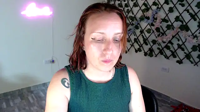 kittykalor09 online show from April 15, 11:27 pm