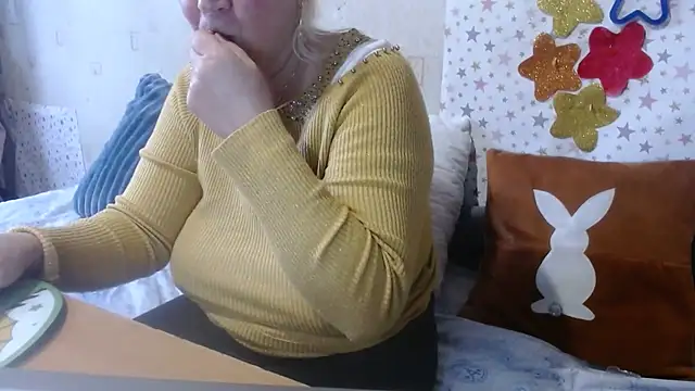 QueenLana online show from October 15, 12:08 pm