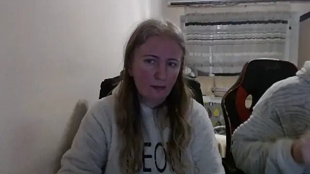 PeterAndJen online show from February 2, 7:24 pm