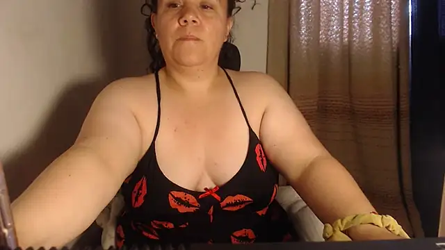 agathamiller01 online show from June 2, 11:22 am