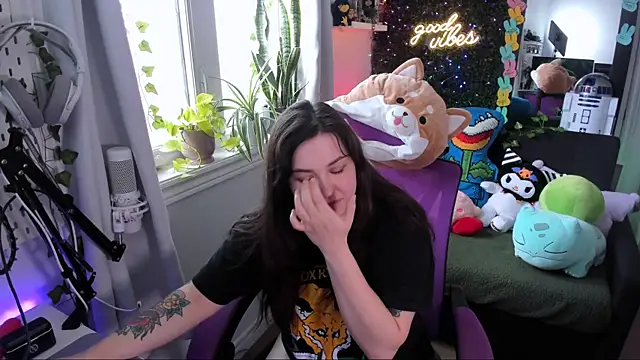 JennKenobi online show from April 20, 2:20 pm