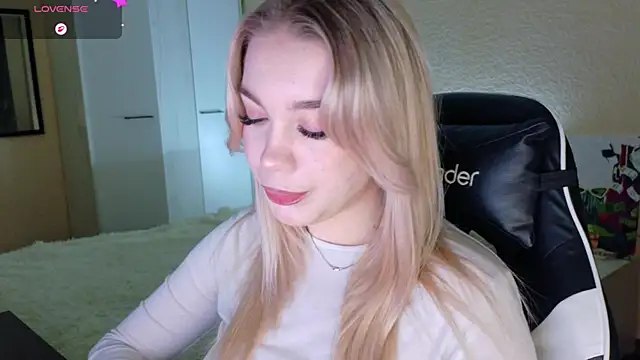 ariashaa online show from December 4, 3:24 pm