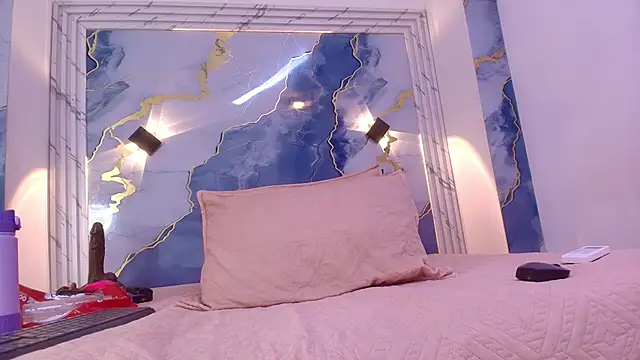 lorrayne  online show from November 12, 12:25 pm