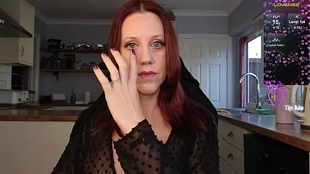 stripmequick online show from October 9, 9:35 am