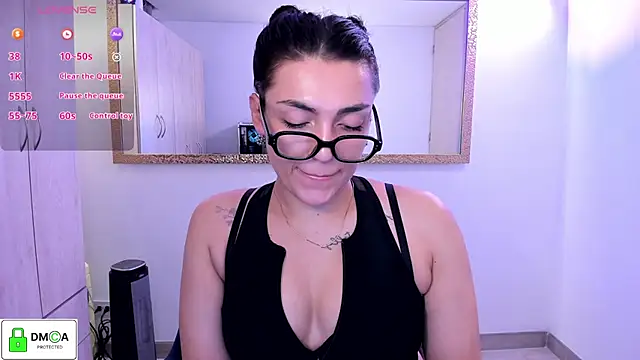 EricaVanderhill online show from May 19, 12:39 am