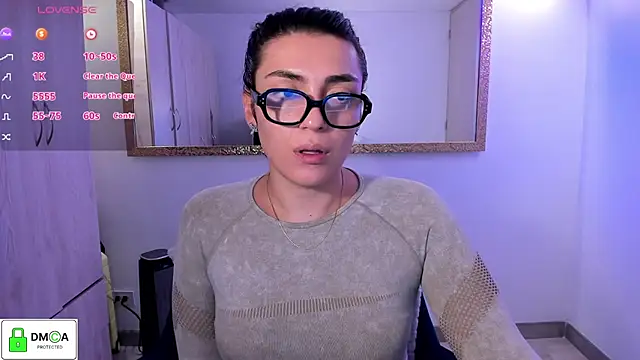 EricaVanderhill online show from June 12, 12:07 am