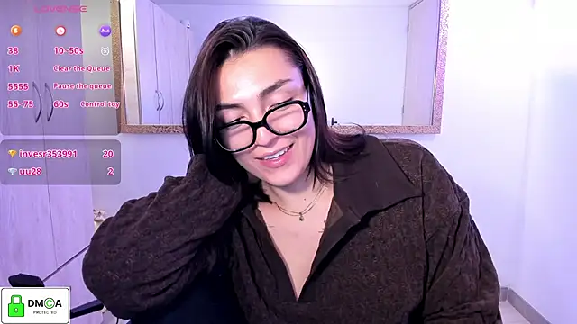 EricaVanderhill online show from July 16, 1:32 am