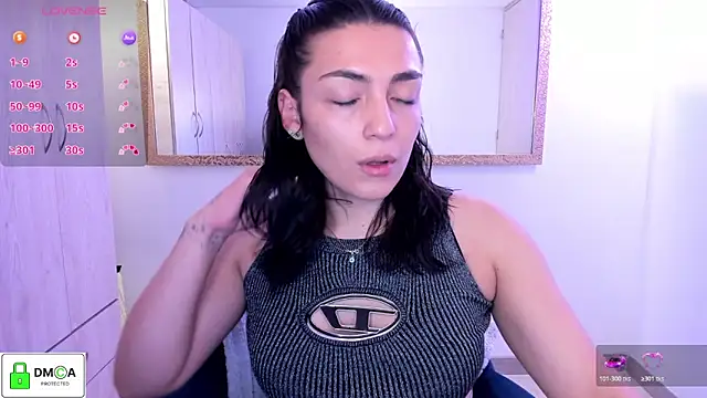 EricaVanderhill online show from June 28, 1:45 am