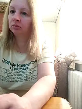 BustyBlond online show from April 15, 4:46 am