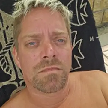 Snapshot of Trucker_Hunter chatting on October 25, 10:23 am Trucker Hunter online show from October 25, 10:23 am