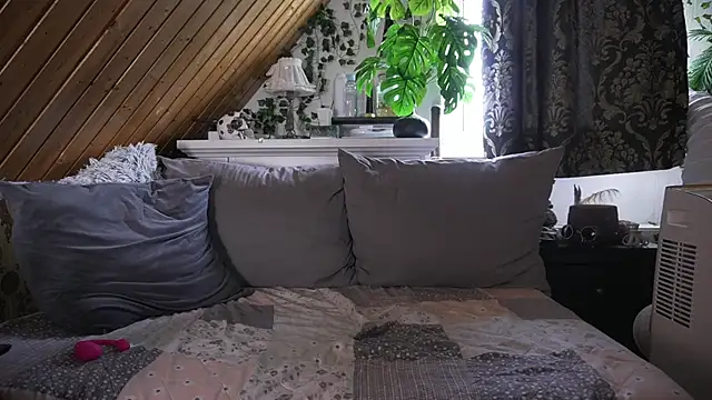 TessaWinter online show from July 17, 3:16 pm