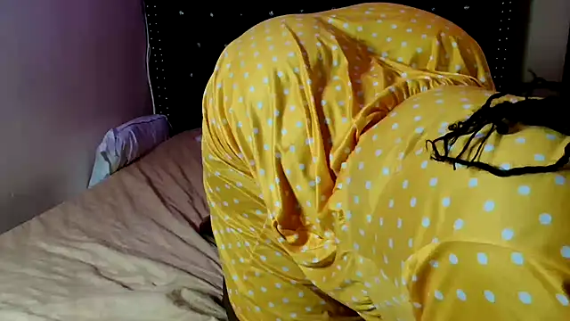 Snapshot of Toomuchbooty33 chatting on September 30, 12:55 pm Toomuchbooty33 online show from September 30, 12:55 pm