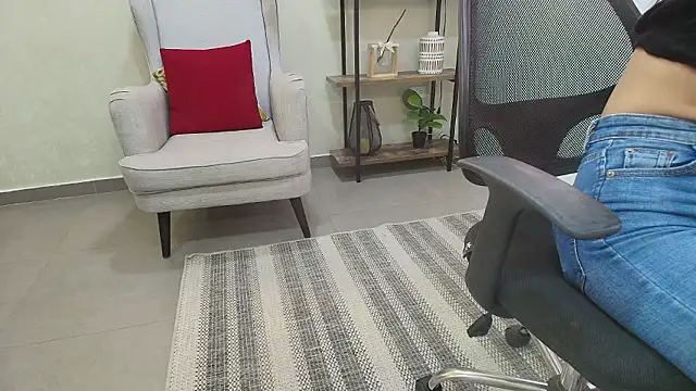 Sassy--Girl online show from March 22, 11:16 am