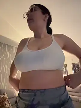  Niah  online show from April 4, 2:10 am