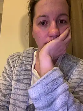 Nicole-Ray online show from March 16, 5:32 am