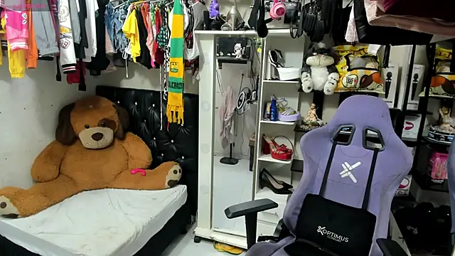 allsson queen online show from September 13, 2:03 pm