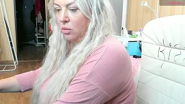Snapshot of PamHardFuck chatting on October 11, 3:59 pm PamHardFuck online show from October 11, 3:59 pm