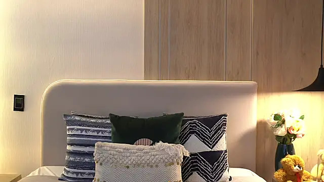 KalaBeckett  online show from March 26, 11:45 am