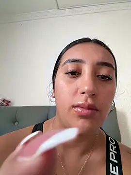 Hannahoff online show from February 18, 10:09 pm