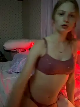 Snapshot of kelsieann1 chatting on September 13, 1:02 am kelsieann1 online show from September 13, 1:02 am