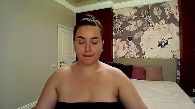 Snapshot of Roxie_Bradley chatting on September 30, 6:19 am Roxie Bradley online show from September 30, 6:19 am