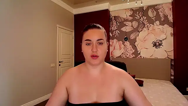 Snapshot of Roxie_Bradley chatting on October 3, 7:13 am Roxie Bradley online show from October 3, 7:13 am