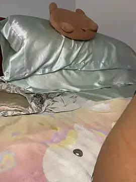  yisela  online show from March 10, 2:15 am