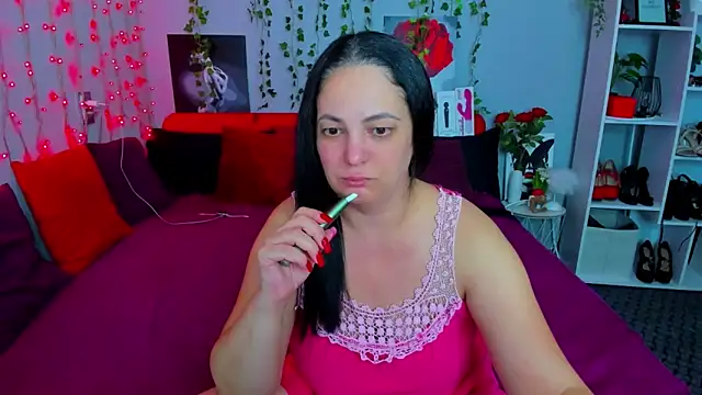 Snapshot of DarlingMilf chatting on September 9, 6:08 pm DarlingMilf online show from September 9, 6:08 pm