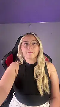 Irisweet  online show from November 8, 10:37 pm