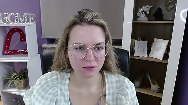 Zoey Erotic online show from November 27, 6:05 am