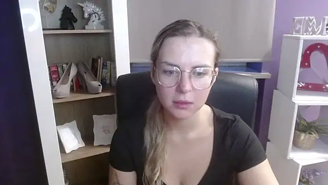 Zoey Erotic online show from September 15, 4:21 am