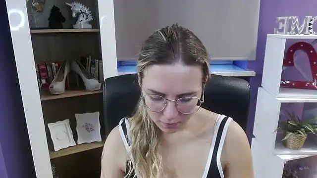 Zoey Erotic online show from September 12, 4:46 am