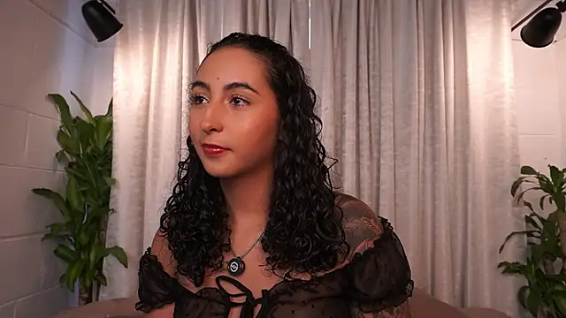 agatha collins  online show from April 7, 6:43 pm