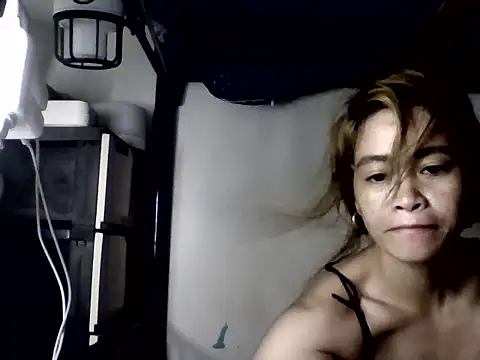 Snapshot of pinay4uwithagoodheart chatting on October 29, 3:11 am pinay4uwithagoodheart online show from October 29, 3:11 am