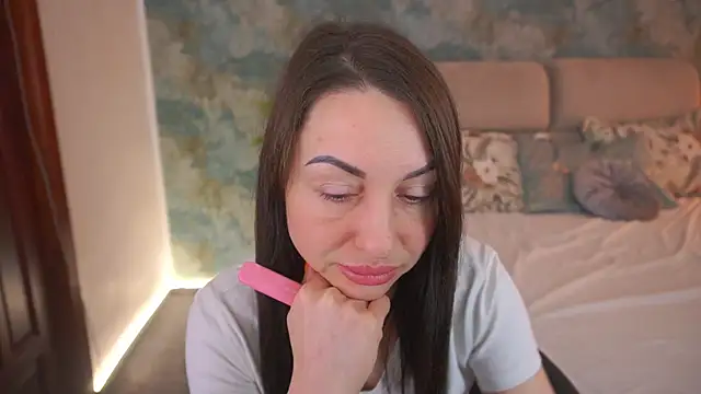 KristiiMax online show from April 5, 8:13 am