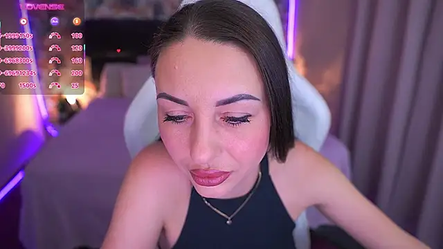 KristiiMax online show from February 3, 4:12 pm