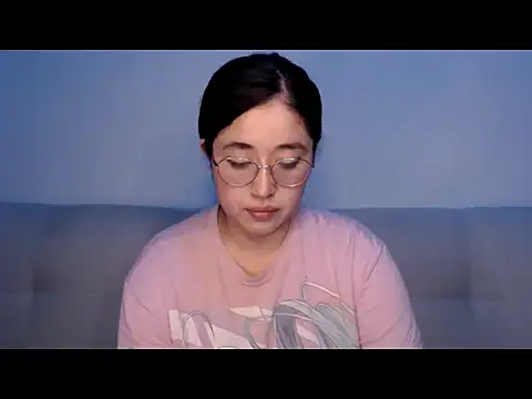 Eanna  online show from April 6, 4:41 pm