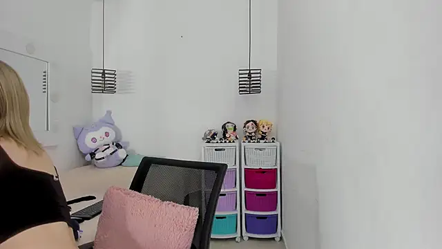 KimberlyJohnsoon online show from March 23, 11:11 pm