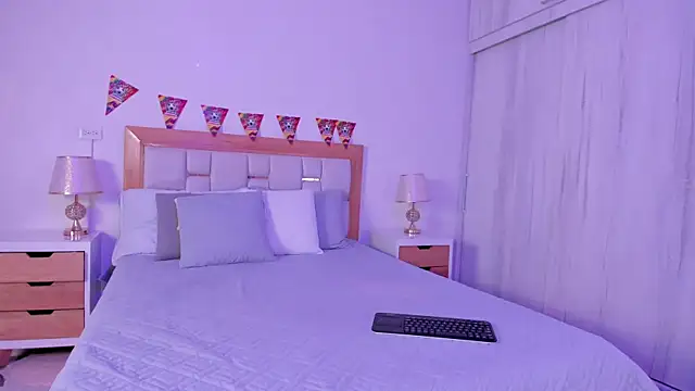 mia hank online show from June 30, 11:53 am