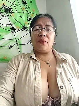 Snapshot of __valentina18 chatting on October 15, 8:55 pm   valentina18 online show from October 15, 8:55 pm