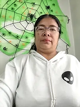 Snapshot of __valentina18 chatting on October 6, 1:06 pm   valentina18 online show from October 6, 1:06 pm