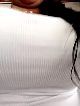 Snapshot of __valentina18 chatting on September 25, 1:43 pm   valentina18 online show from September 25, 1:43 pm